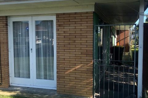 Well located two bedroom unit - Widok 2