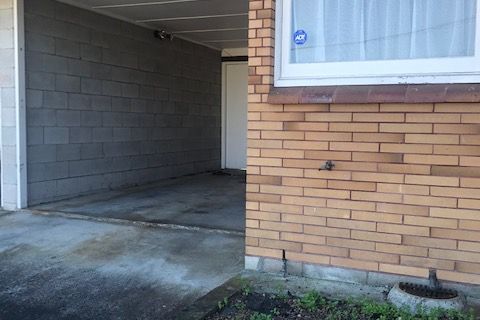 Well located two bedroom unit - Widok 3