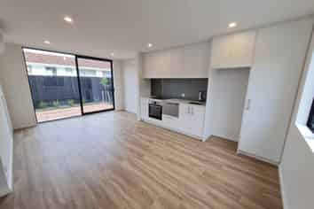 3/515 Worcester Street, Linwood