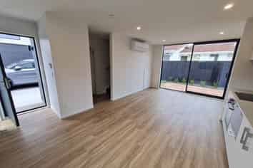 3/515 Worcester Street, Linwood