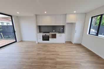 3/515 Worcester Street, Linwood