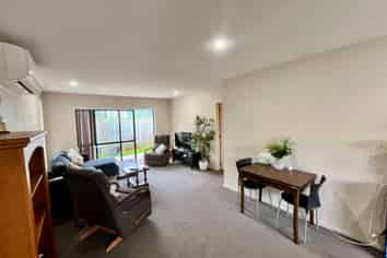 2/367 Selwyn Street, Addington