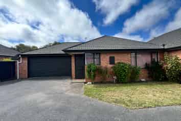 2/367 Selwyn Street, Addington