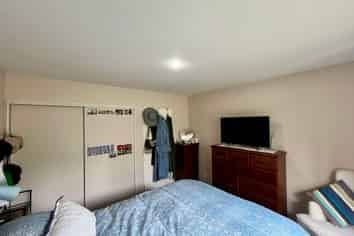 2/367 Selwyn Street, Addington