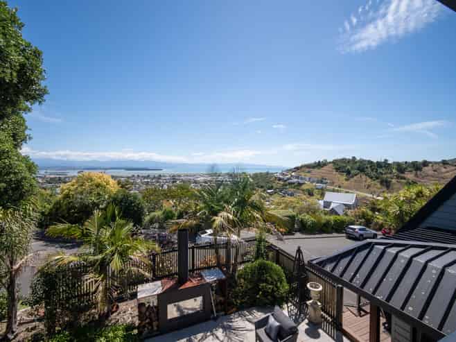 111 Arapiki Road, Stoke