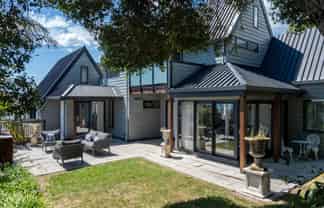 111 Arapiki Road, Stoke