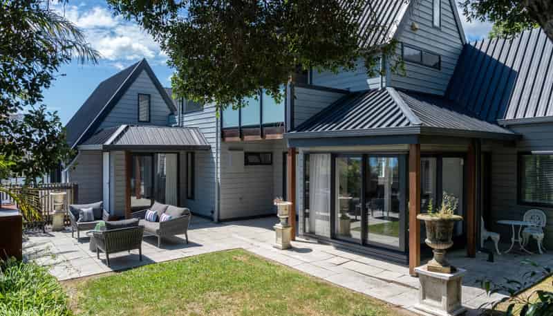 111 Arapiki Road, Stoke