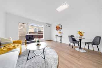 3B Kelvyn Grove, Hillpark