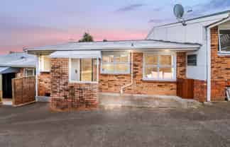 3B Kelvyn Grove, Hill Park