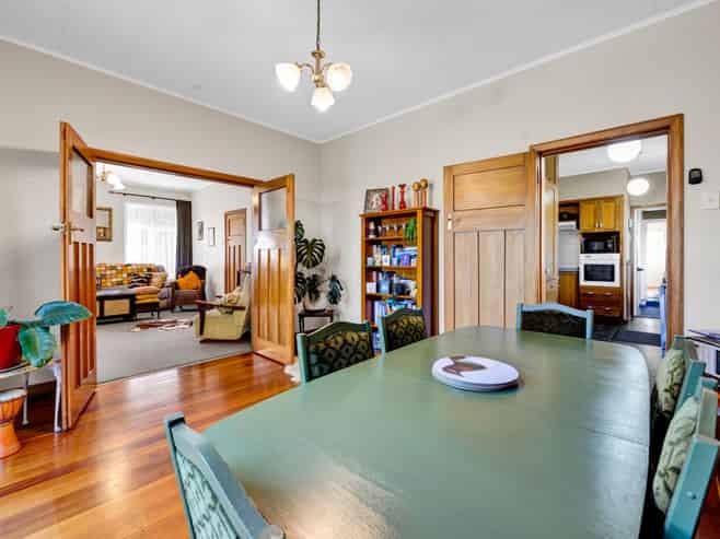 70 Collins Street, Hawera