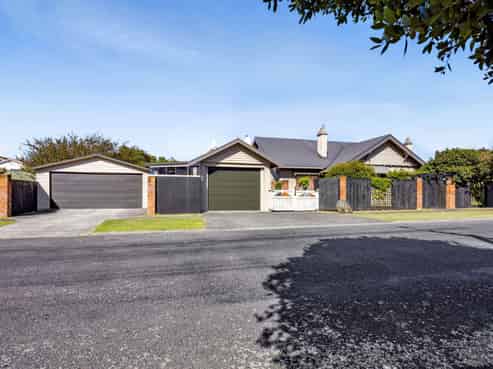 70 Collins Street, Hawera