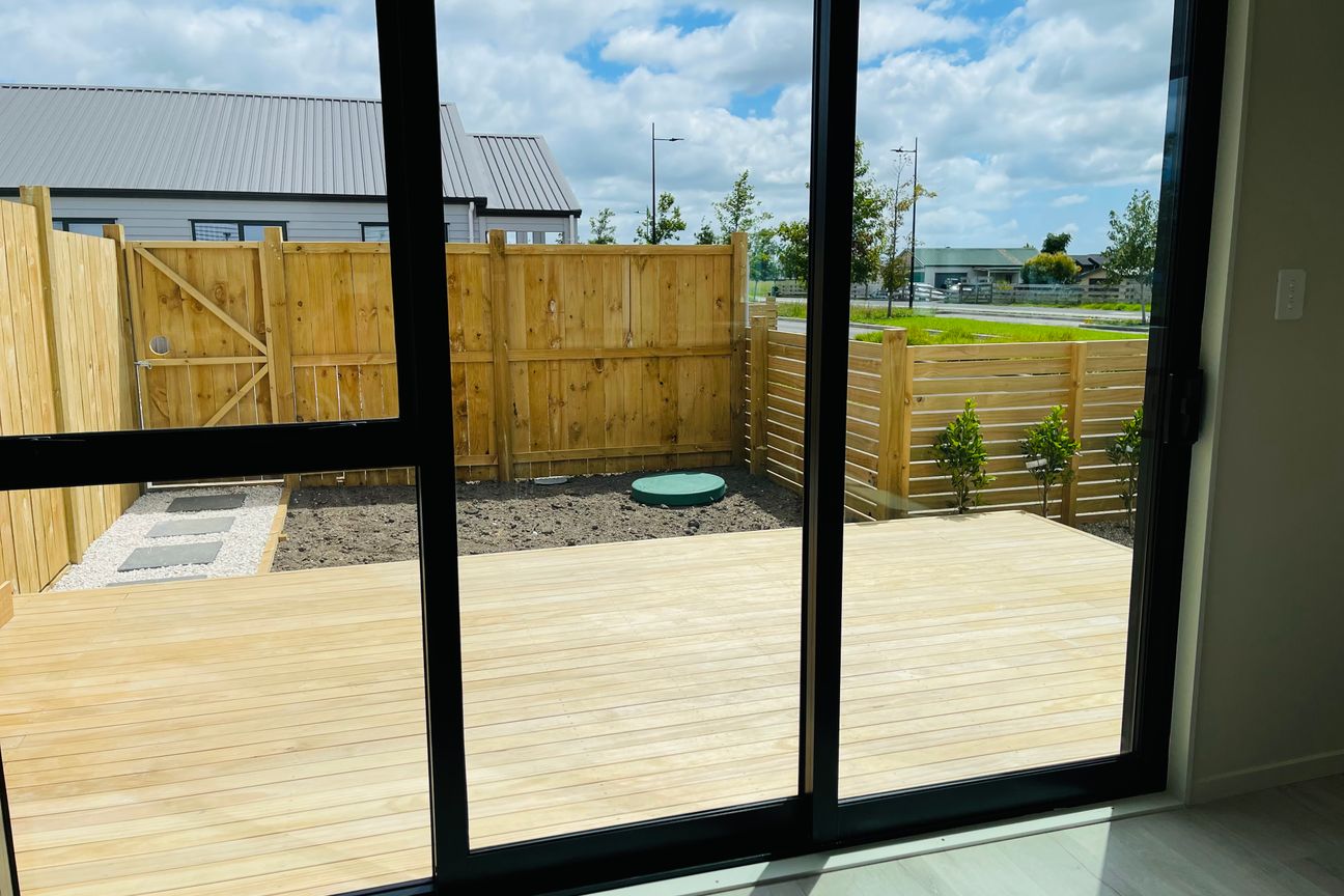 New Corner site Four Bedroom Duplex - Vista 5