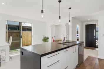 12 Westhill Lane, Papamoa