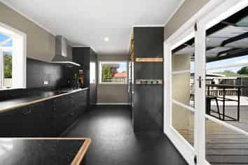 16 Minifie Avenue, Melville