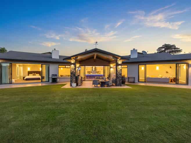 20 Whiteways Drive, Dairy Flat