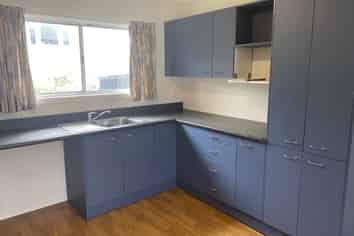 2/1 Proctor Lane, Tawa