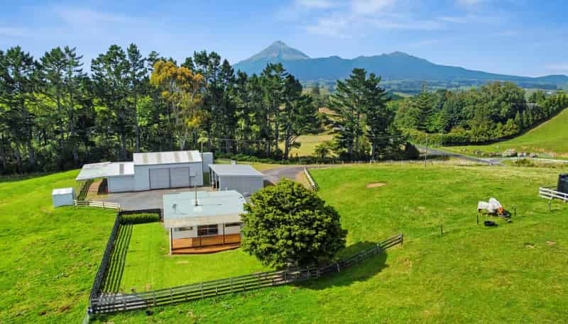 435 Barrett Road, Omata