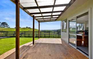 435 Barrett Road, Omata