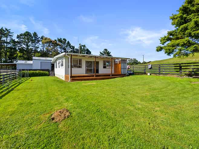 435 Barrett Road, Omata