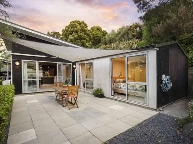 52 Ryehill Street, Calton Hill