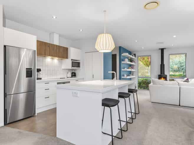 32 Quinnat Street, Albert Town