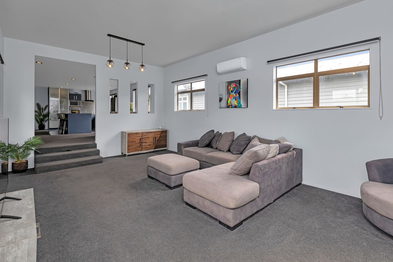 Priced to Sell. Vendors Want Action - Vista 2