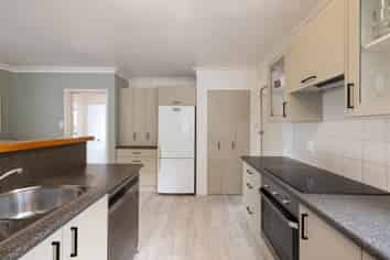 29 Glendale Drive, Dinsdale