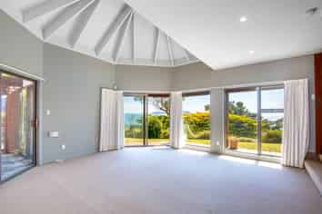 146 Motuhara Road, Plimmerton