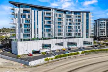 Substantial Floor Plate + Established Tenant