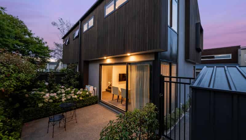 2/126 Rugby Street, Merivale