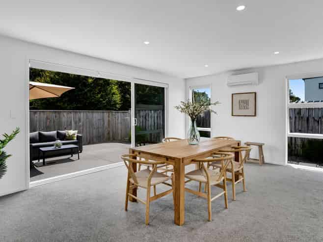 33a Upjohn Street, Brooklands