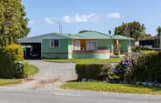 6 Papatotara Road, Tuatapere