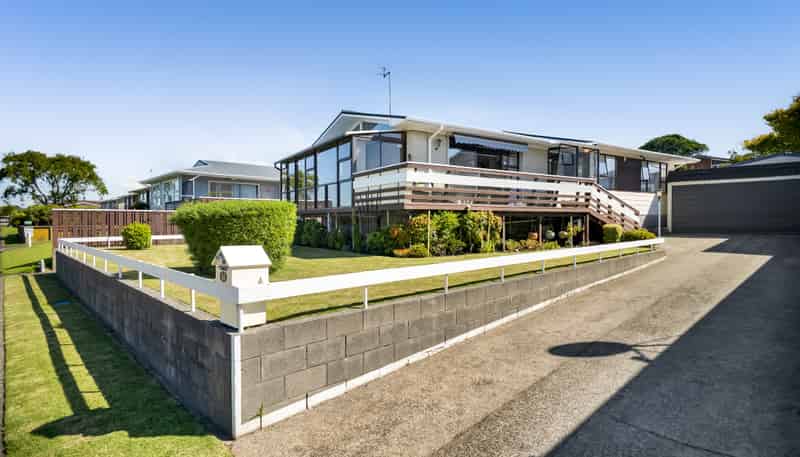 14 Trelawney Crescent, Westown