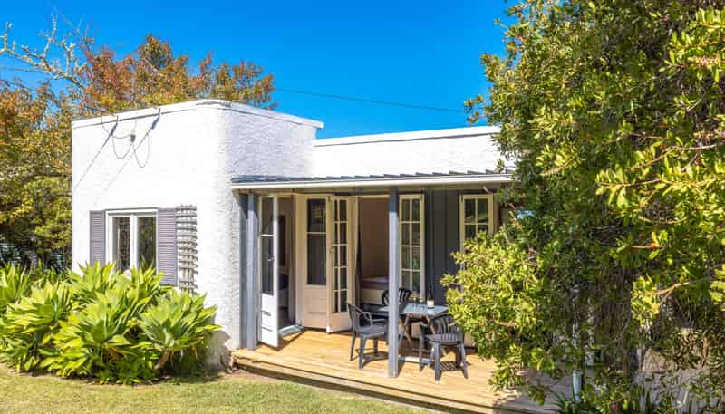 152 Ocean View Road, Waiheke Island