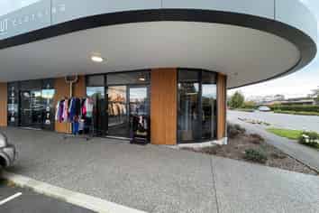 Commanding Front Retail Unit