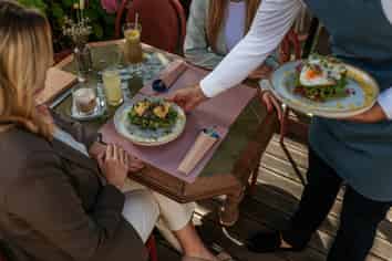 Licensed Hamilton Cafe, $99K + Stock - (CML 11486)