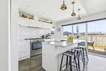 9 Simon Street, Tawhero