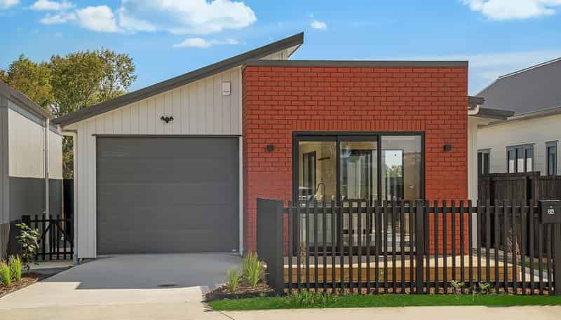 24 Taiheru Road, Karaka