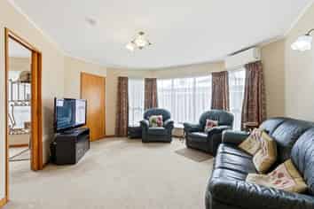 8 Hughes Court, Pahiatua