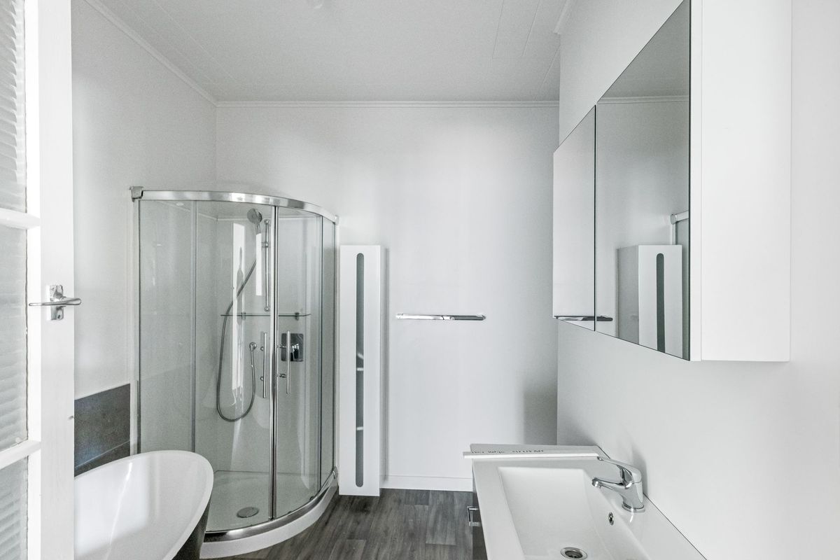 Solid, Spacious and Move-In Ready - Mehr