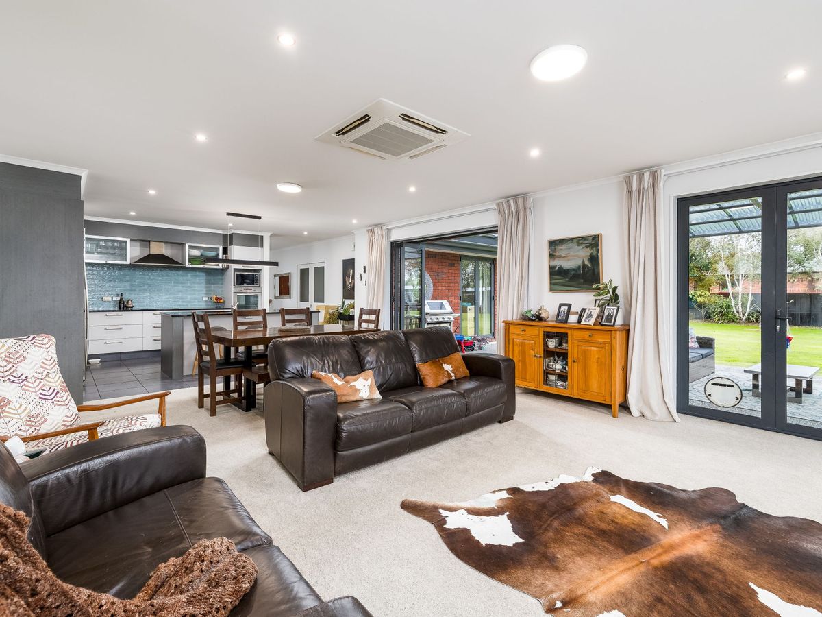 Exceptional Lifestyle & Garaging Close to Town! - Ansicht 6