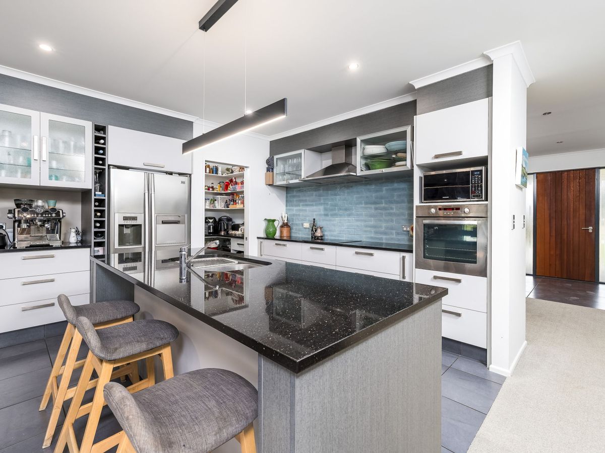 Exceptional Lifestyle & Garaging Close to Town! - Ansicht 3