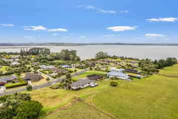 19 Omana Avenue, Helensville