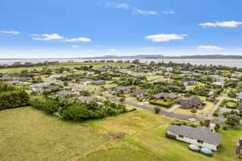 19 Omana Avenue, Helensville