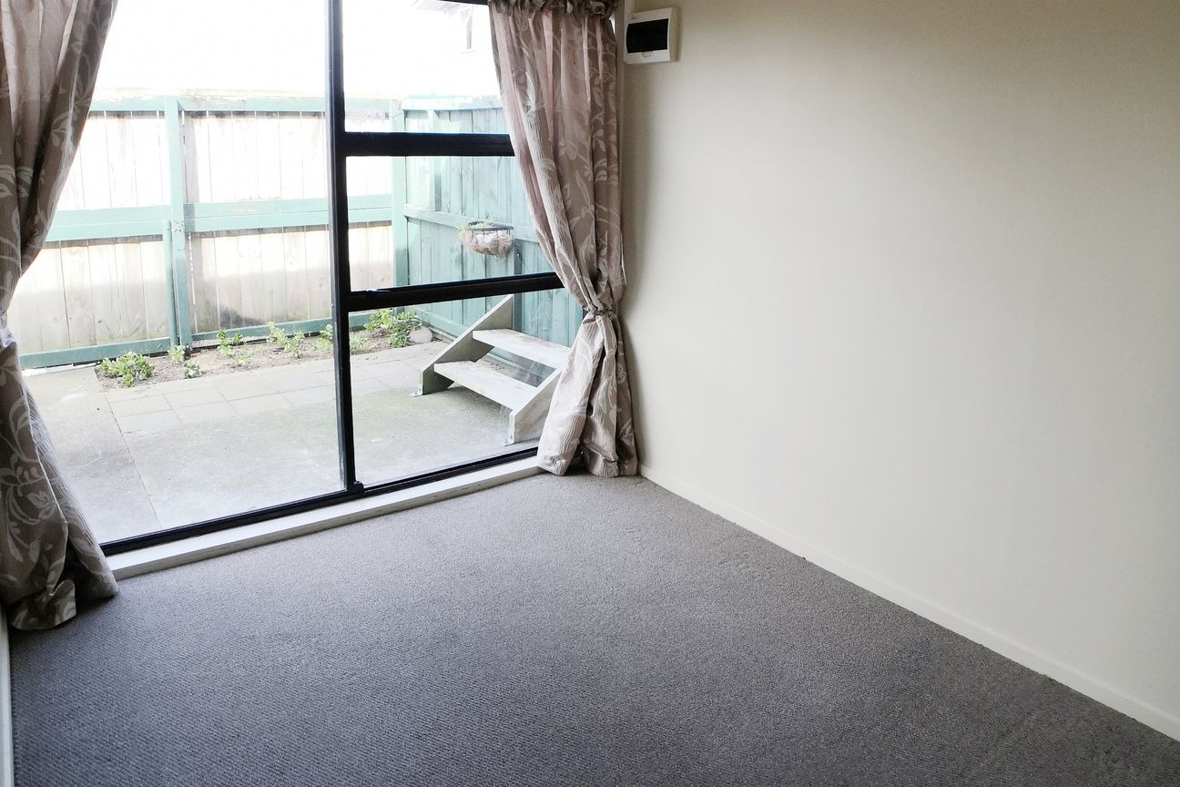 Three bedrooms, one living room, and one bathroom - Altro