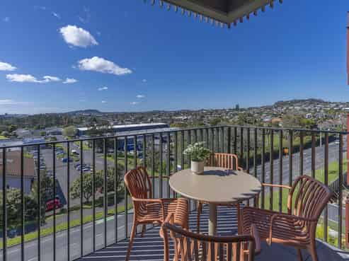 106/2B Te Ara Taurapa, Point Chevalier