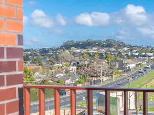 106/2B Te Ara Taurapa, Point Chevalier