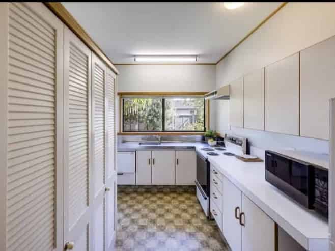 627 York Street, Mahora