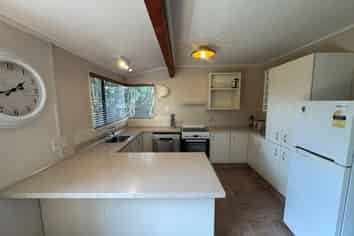 11a Thomson Street , West End