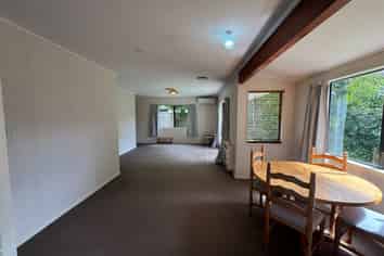 11a Thomson Street , West End